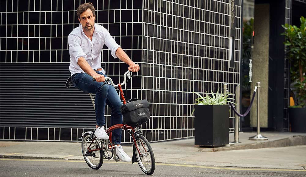 Brompton-ebike-for-city-riding