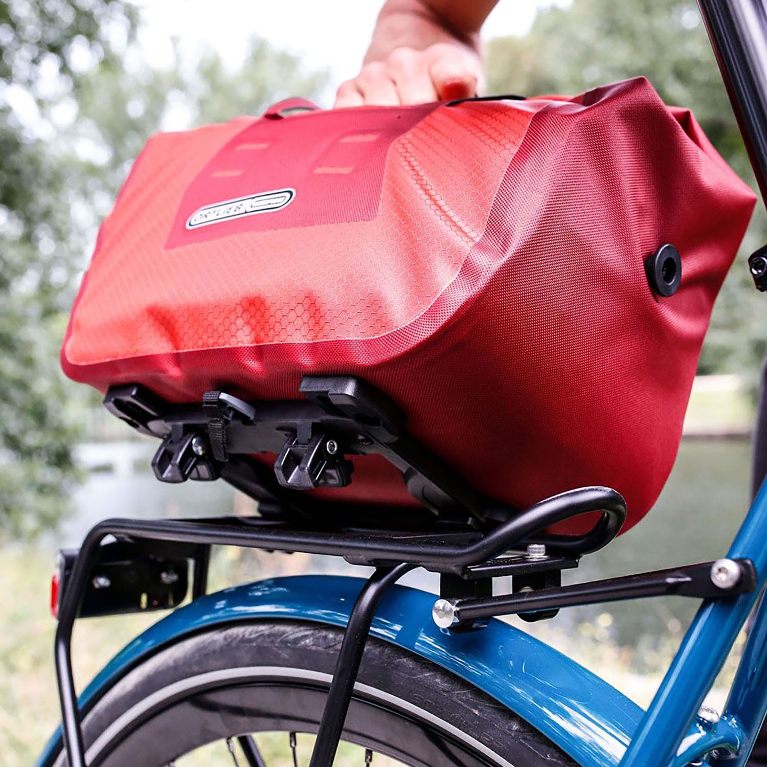 ortlieb adapter travel bike trunk bag (e174)